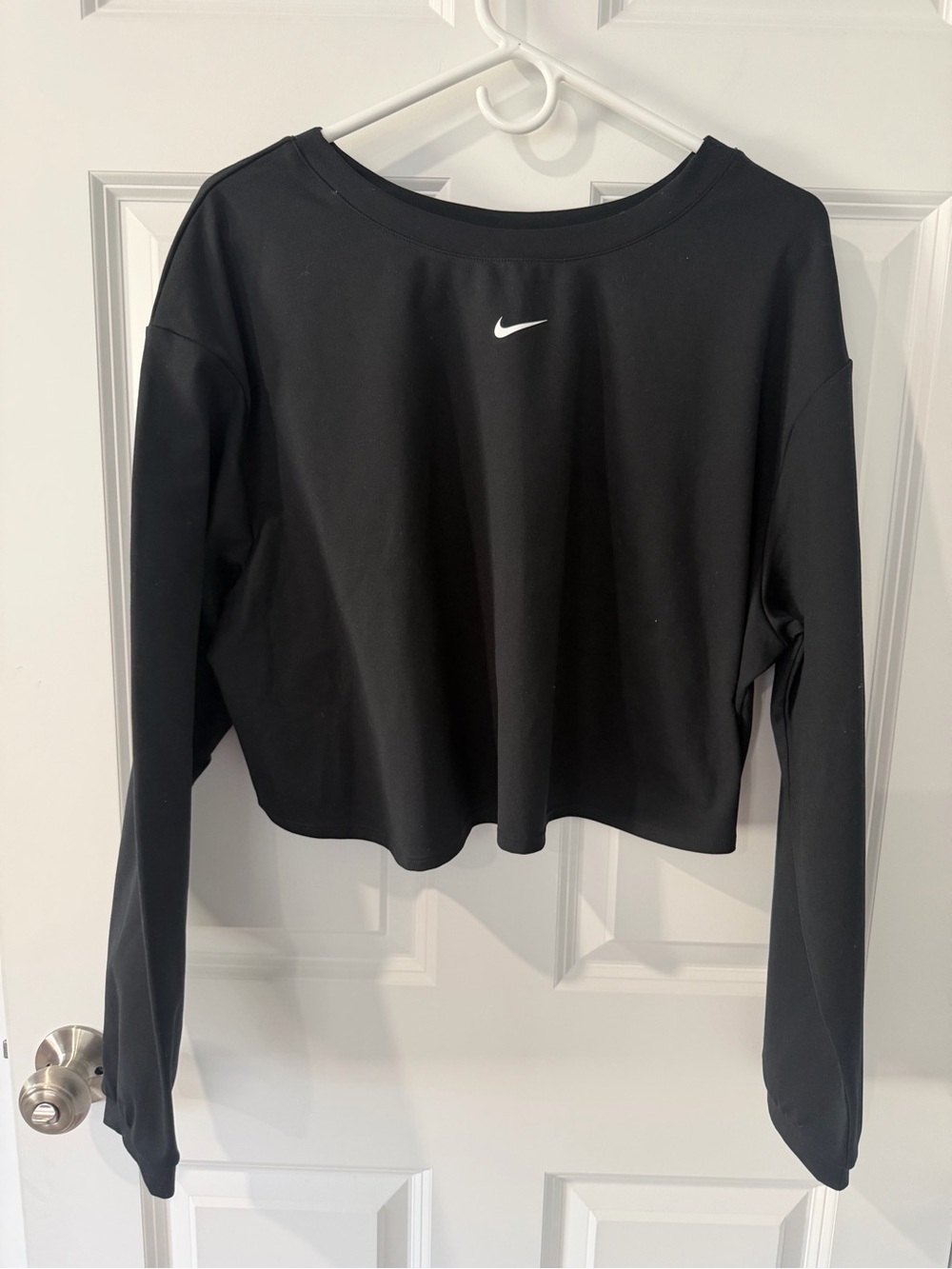 Nike Women's Black Cropped Training Long Sleeve Crew Neck Top IH8608-010 L